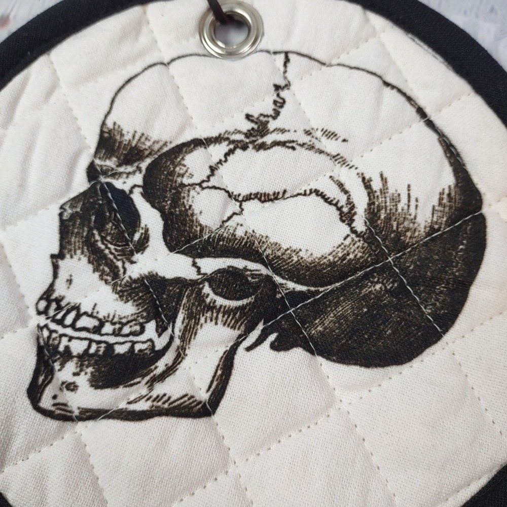 8" Round Cotton Pot Holder Halloween Skull Gothic Kitchen Horror Home Holiday - Picture 4 of 4